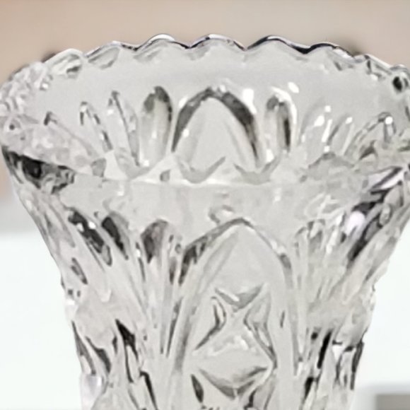 Heirloom 24% Lead Crystal Toothpick Holder / Mini Bud Vase by Princess House - Picture 6 of 6